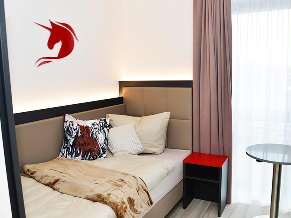Hotel Rotes Einhorn **** Duren ภายนอก รูปภาพ